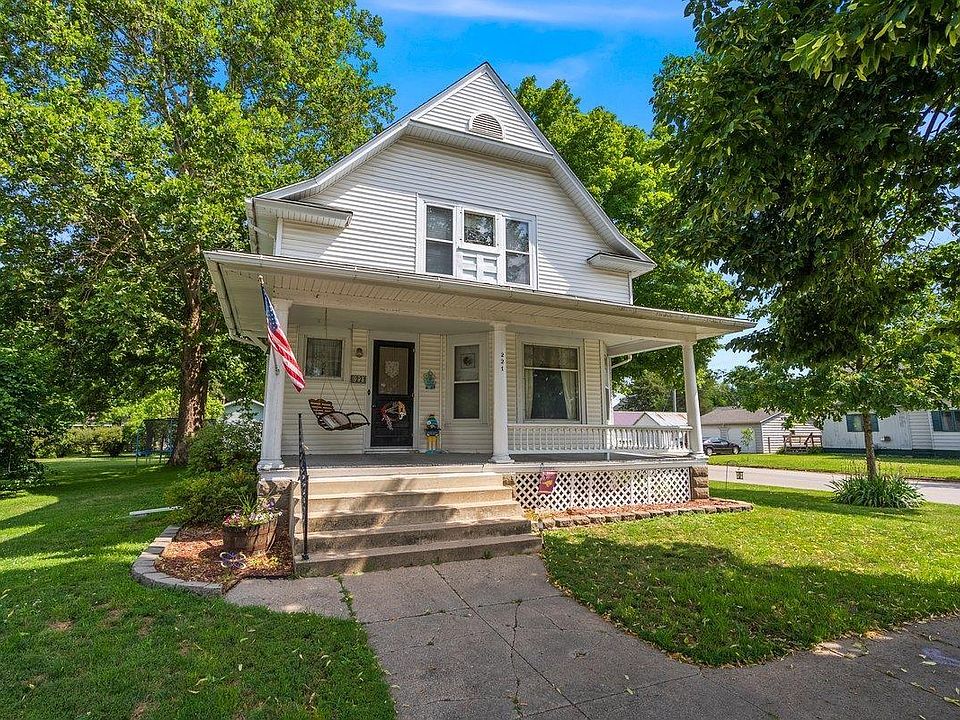 221 E Superior St, Clarksville, IA 50619 Zillow