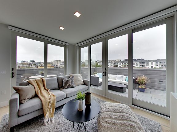 4th image of 635 Fulton St #17