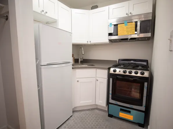 320 West 22nd Street image 5 of 7