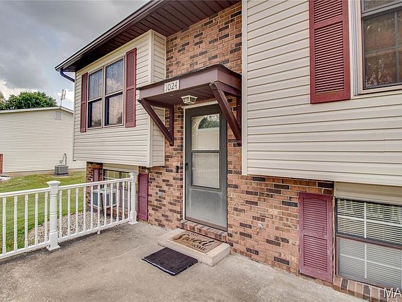 5th image of 1024 W Hickory St