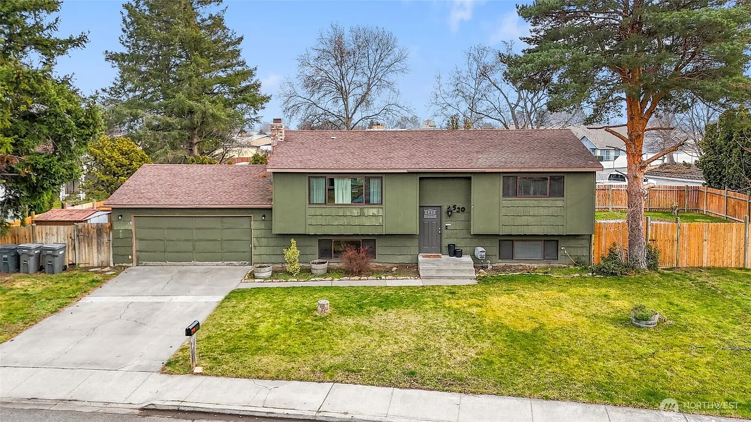 520 N Conway Place photo 1