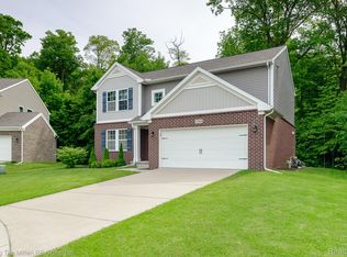 42880 Frederick Ct, Belleville, MI 48111