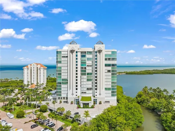 60 Seagate Dr, Naples, FL