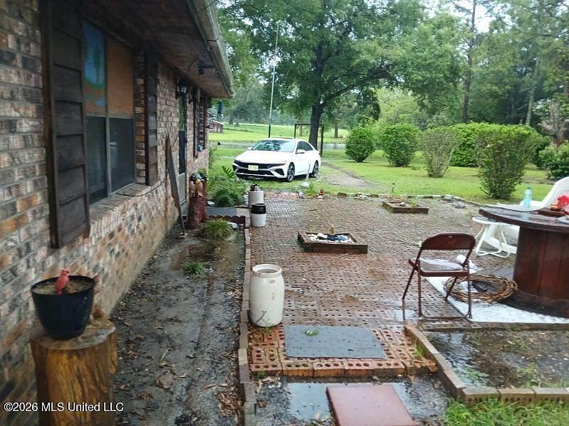 1st image of 166 W Wilkerson Ferry Rd