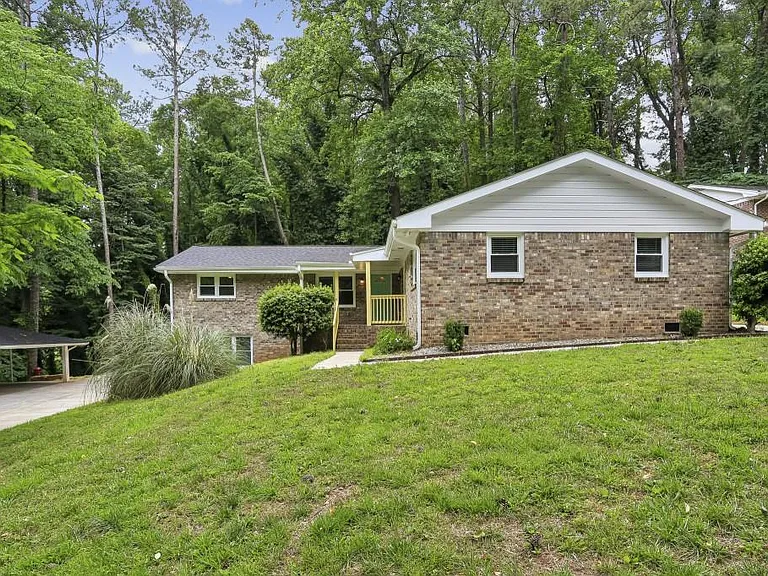 2891 White Oak Dr — Photo 1