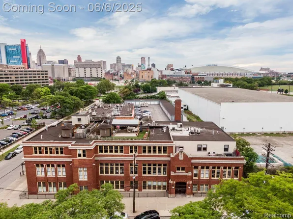 1395 Antietam Ave APT 42, Detroit, MI 48207