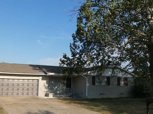 524 NE Cimarron Cir, Lawton, OK 73507