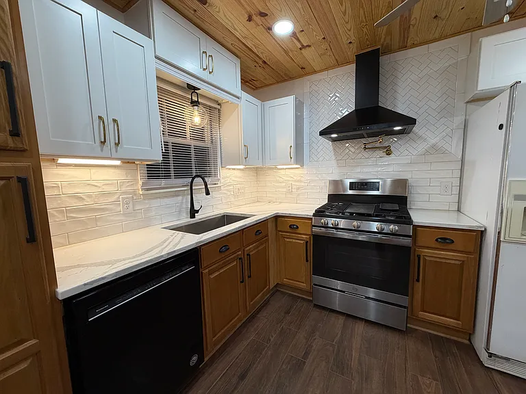2606 Tillie Dr — Photo 32