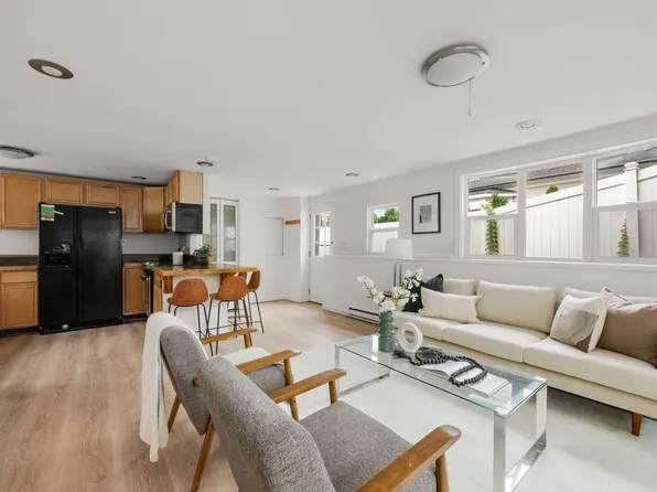 2-4 New Haven St, West Roxbury, MA 02132