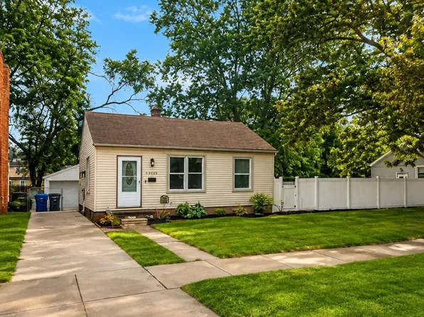 26225 Annapolis St, Dearborn Heights, MI 48125