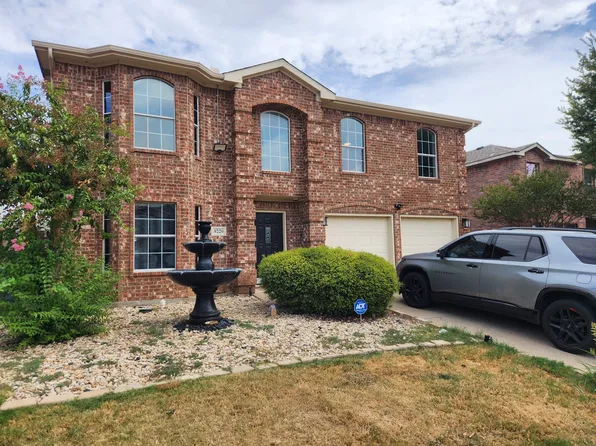 8220 Three Bars Dr, Fort Worth, TX 76179