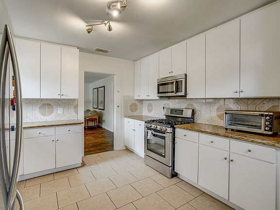 2nd image of 4615 Ribbecke Ave