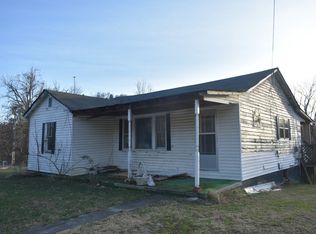 818 Upper Ferry Rd, Carthage, TN 37030