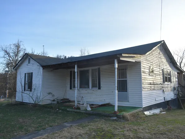 818 Upper Ferry Rd, Carthage, TN 37030