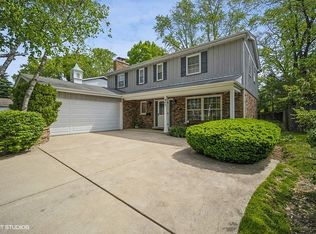 945 Wayne Ave, Deerfield, IL 60015