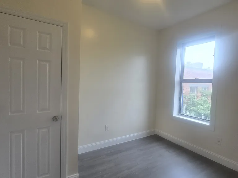 1469 5th Ave #37 — Photo 5