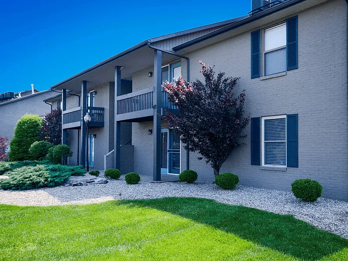 Flats at Hurstbourne — Photo 16