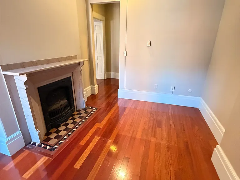 401 State St #M403 — Photo 2