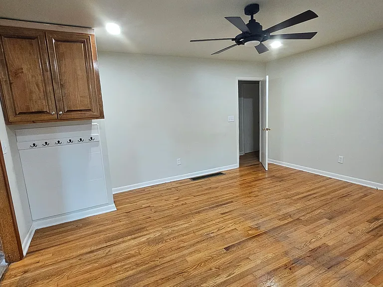 432 Northcrest Dr — Photo 5