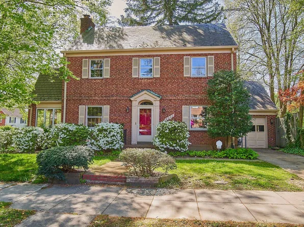 4222 46th St NW, Washington, DC 20016