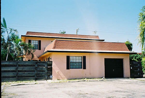1st image of 1131 N Andrews Ave