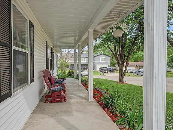 5th image of 236 Alpine Dr