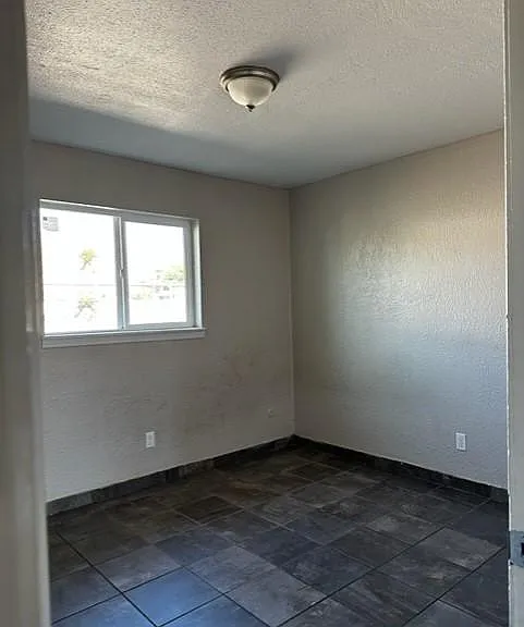 4510 Maxwell Ave #11 — Photo 3