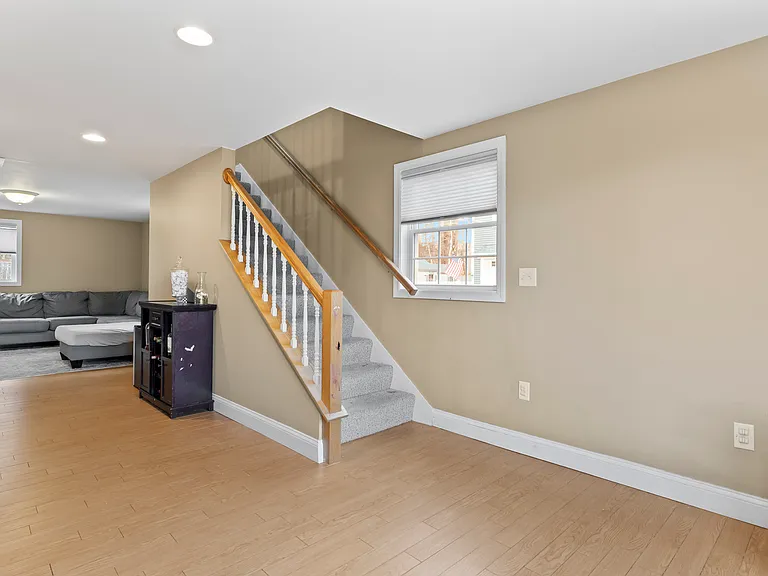 60 Merrifield Ct — Photo 13