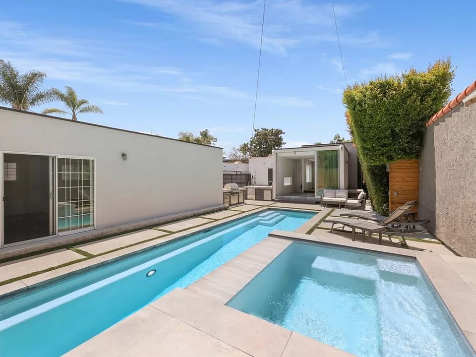Private pool, jacuzzi, and full outdoor kitchen