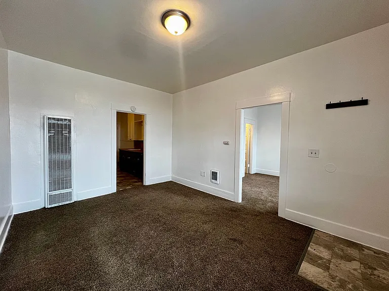301 S 4th Ave — Photo 3