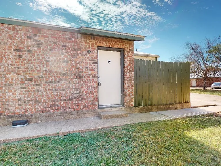 725 Peppertree Dr #29 — Photo 16