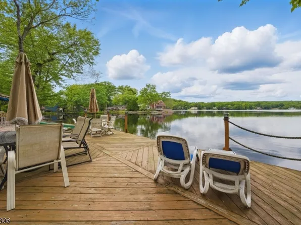 110 E Shawnee Trl, Jefferson Twp., NJ 07849