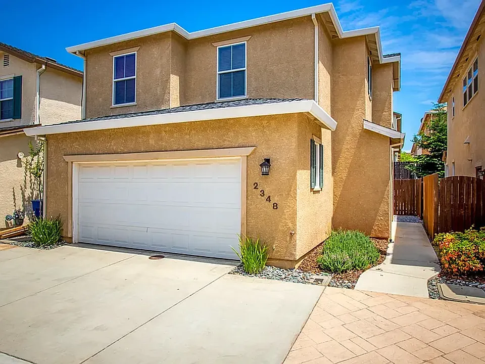 2348 La Villa Way