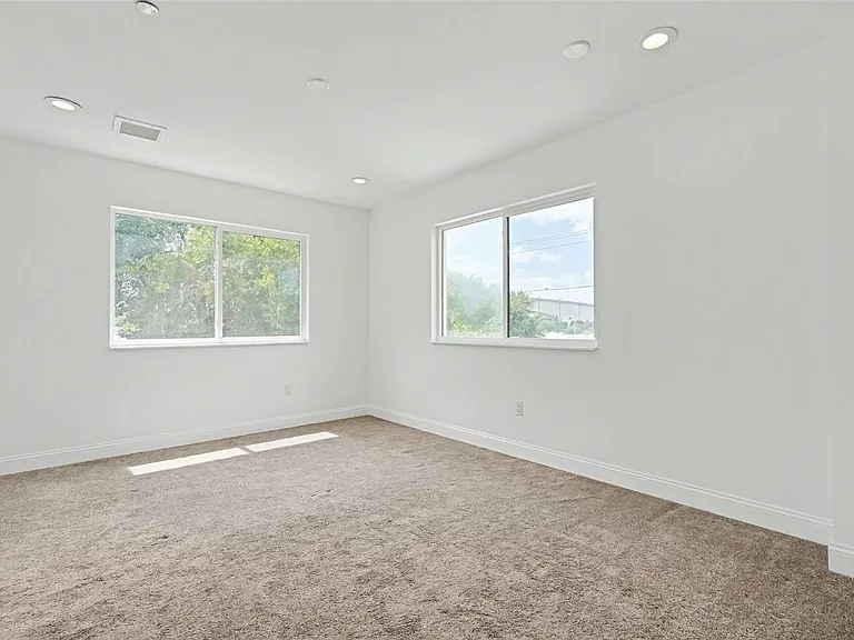 1018 7th Ave S — Photo 20