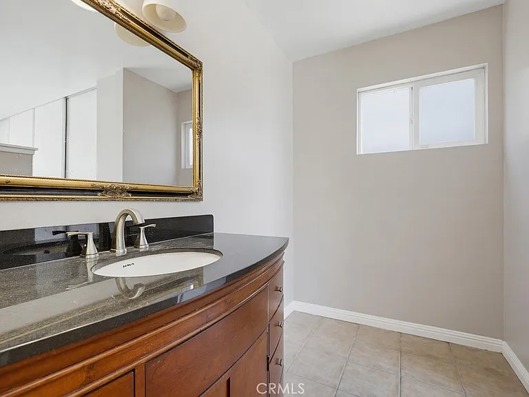 243 N Pageant St — Photo 30