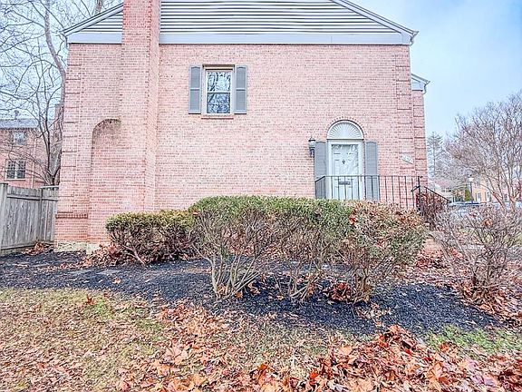 4th image of 10321 Hampshire Green Ave