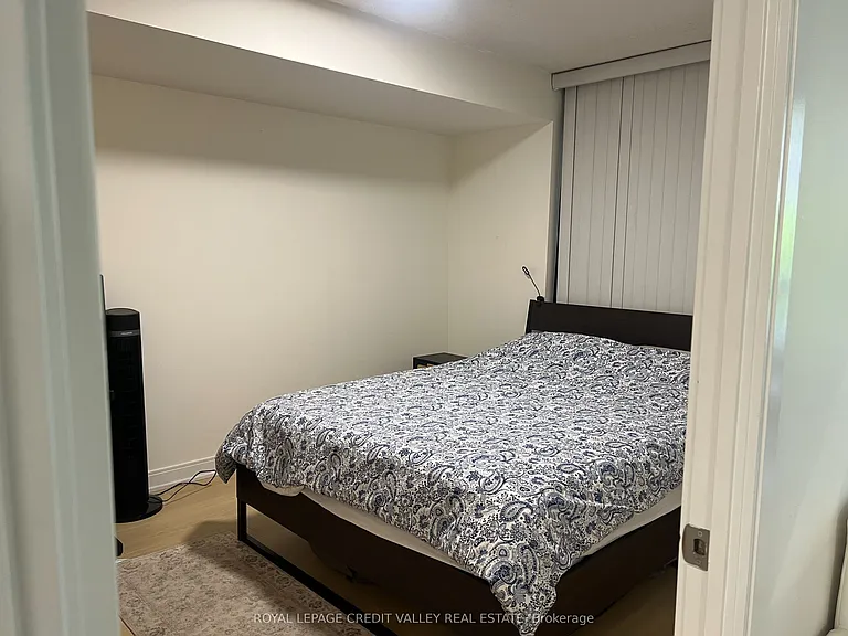 330 Burnhamthorpe Rd W #408 — Photo 13