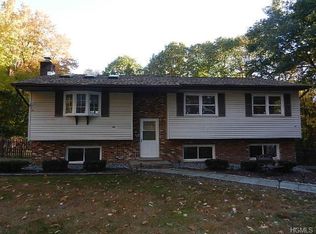 18 Sunset Hill Ct, Carmel, NY 10512
