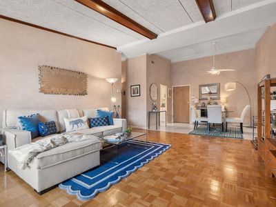 57 Broadlawn Park APT 11B, Chestnut Hill, MA, 02467