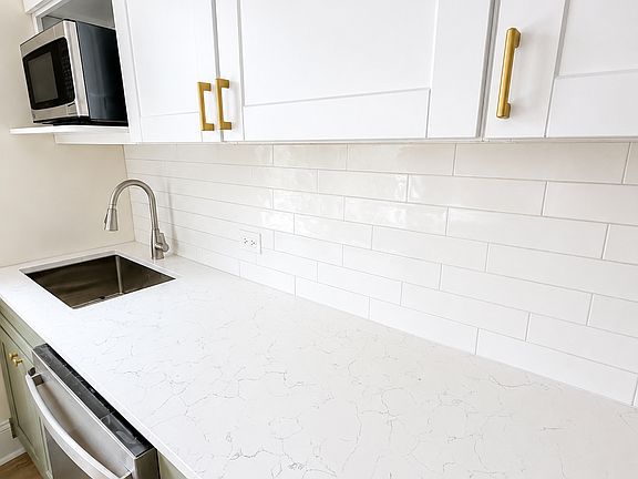 2nd image of 2332 W Charleston St APT 2F
