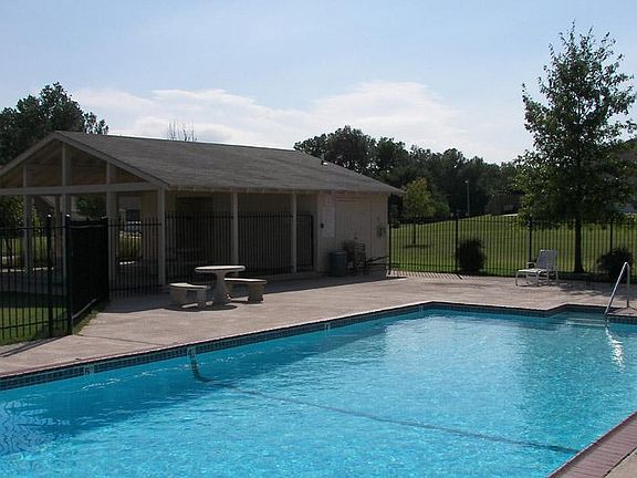 3rd image of 11722 Hollyrock Ct