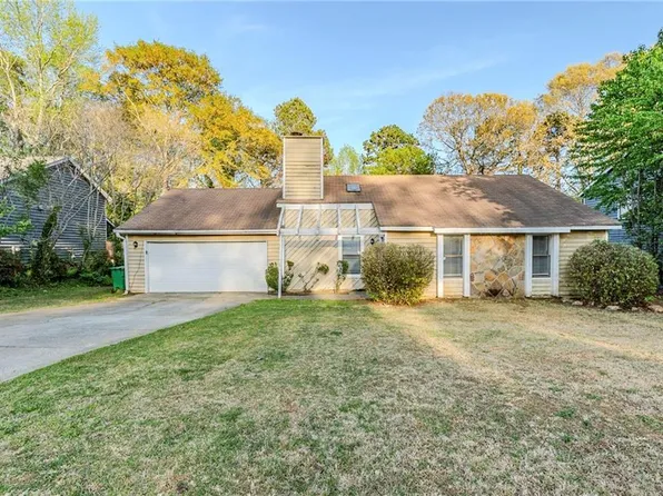870 Chapman Cir, Stone Mountain, GA 30088