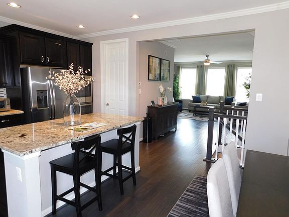 4th image of 104 Blackgum Ct