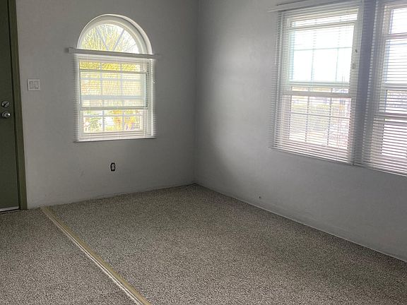 4th image of 2219 Seaside St #1