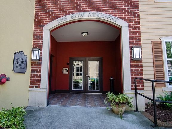 3rd image of 1400 Granby St Unit 106