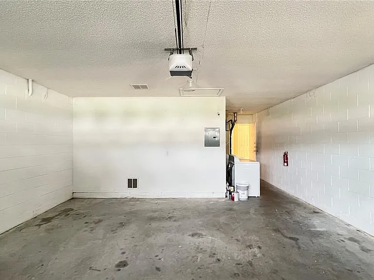 1547 Oak Hill Trl — Photo 10