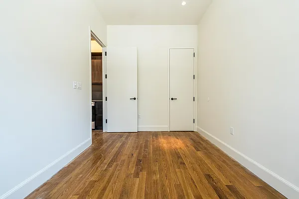 Rented by Nooklyn NYC LLC | media 78