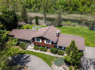 490 Hurondale Dr, White Lake, MI