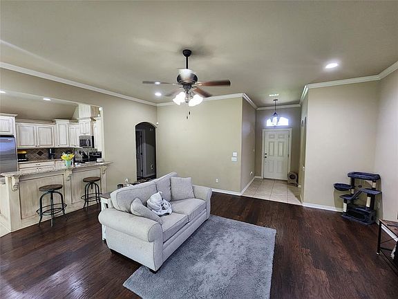 2nd image of 10132 Scarlet Oaks Dr