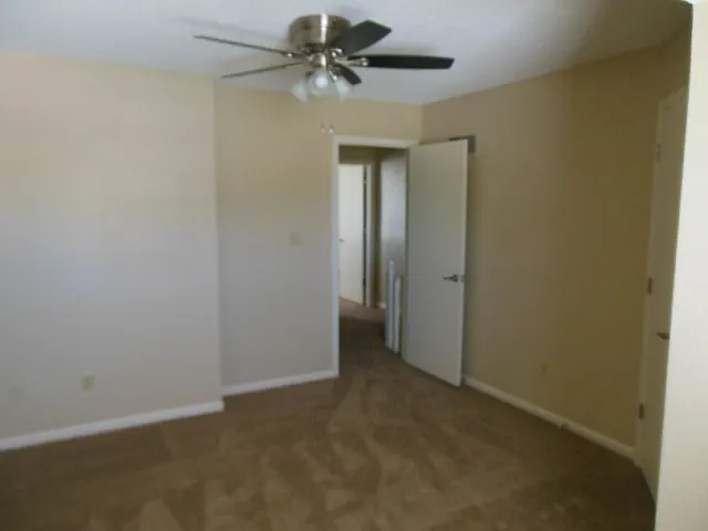 633 NE English Manor Dr #A — Photo 19